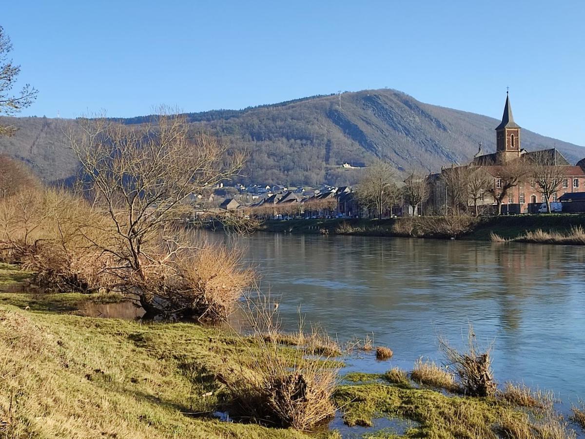 Entre Meuse Et Foret Revin  Eksteriør billede