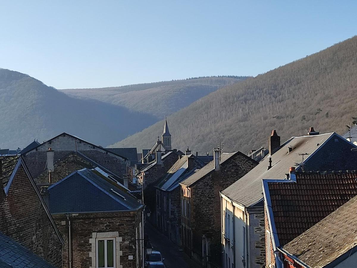 Entre Meuse Et Foret Revin  Eksteriør billede