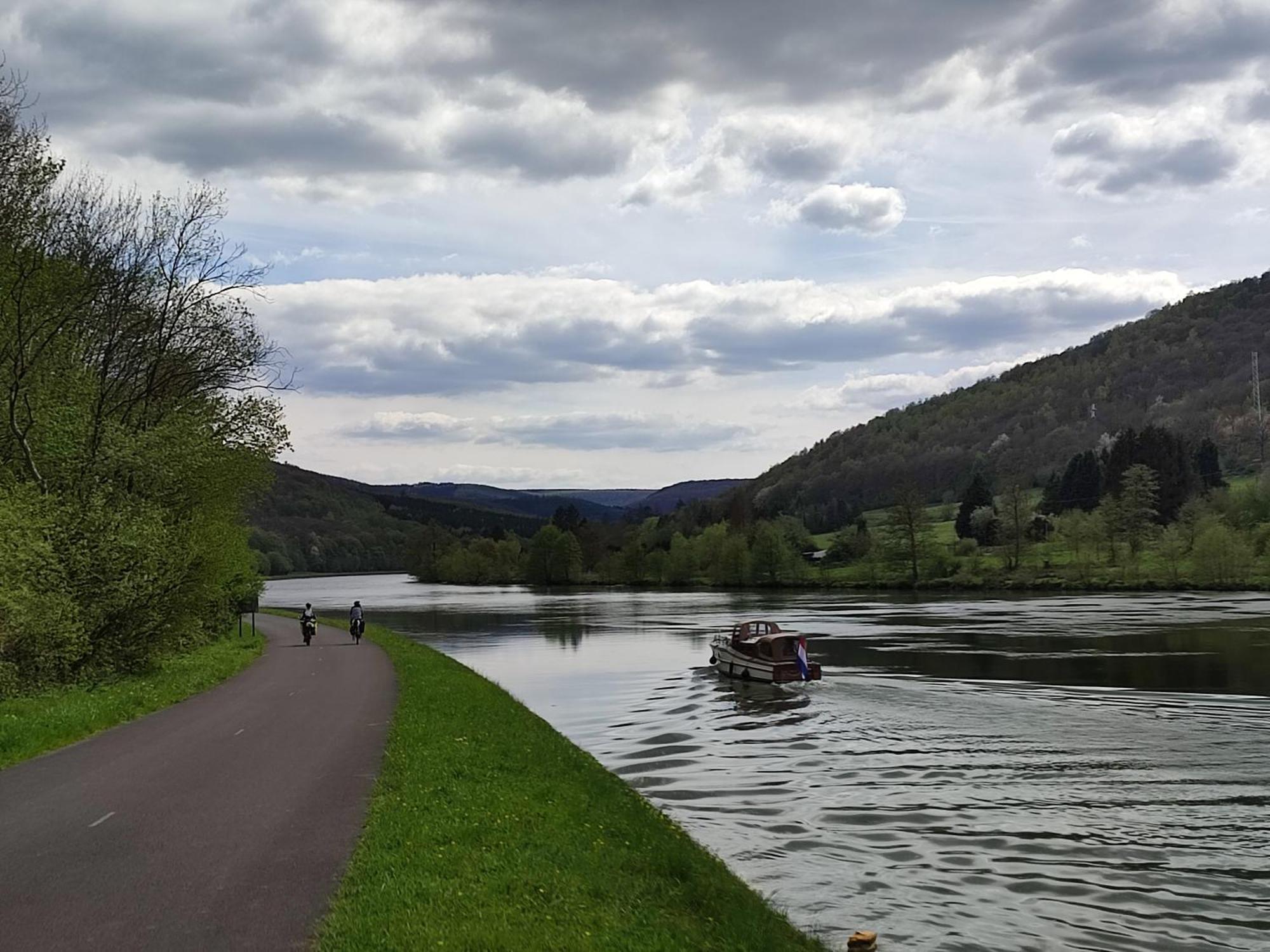 Entre Meuse Et Foret Revin  Eksteriør billede