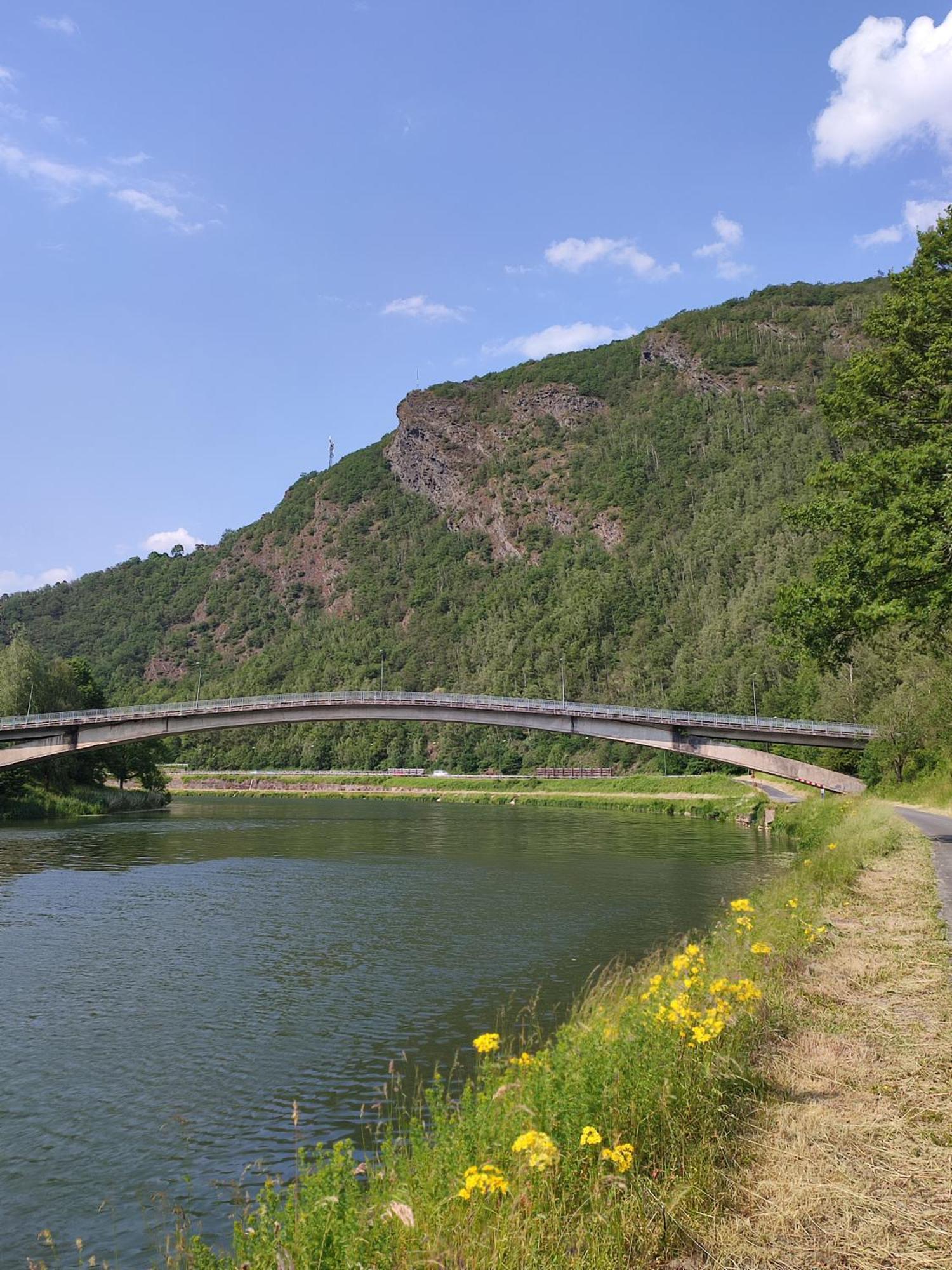 Entre Meuse Et Foret Revin  Eksteriør billede